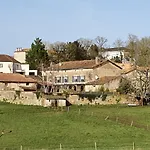 Bed & Breakfast Maison Fossemagne 3*