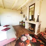 Maison Fossemagne Bed & Breakfast