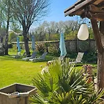 Maison Fossemagne Bed & Breakfast