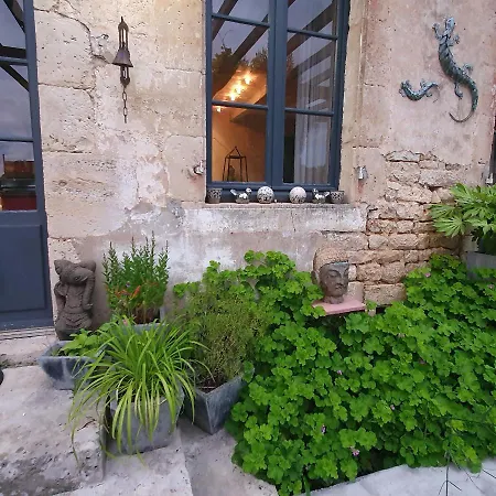 Maison Fossemagne Couette-café 3*
