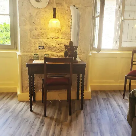 Maison Fossemagne Couette-café