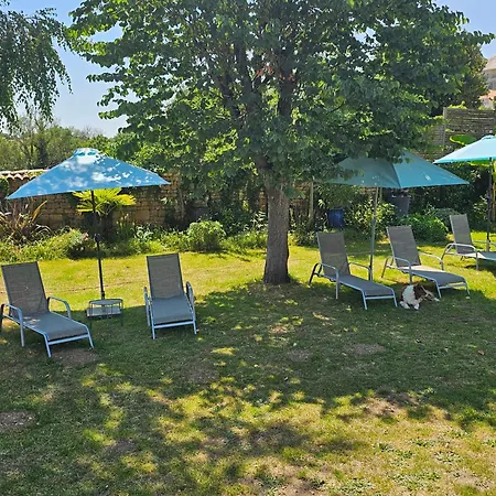 Bed & Breakfast Maison Fossemagne 3*