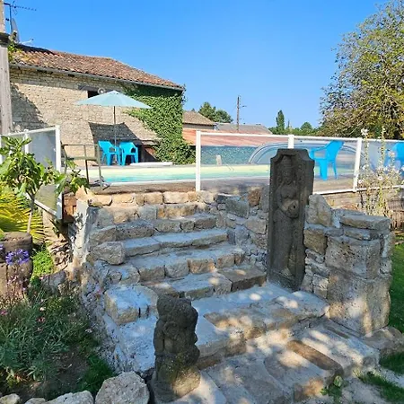 Maison Fossemagne Bed & Breakfast *