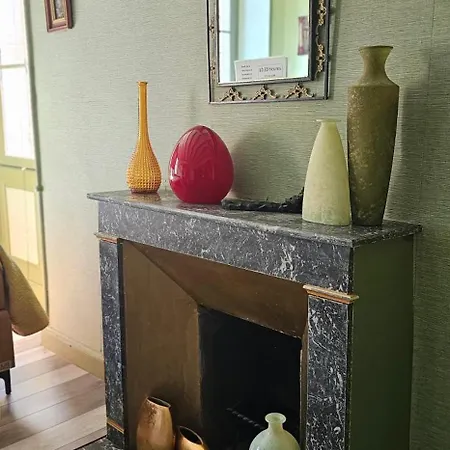 Couette-café Maison Fossemagne 3*